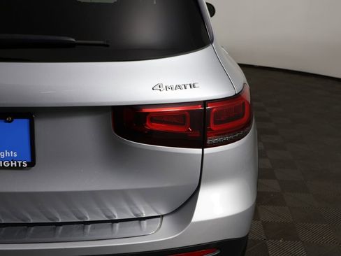 Used 2021 Mercedes-Benz GLB 250 4MATIC w/ Premium Package image 15