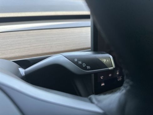 Used 2022 Tesla Model Y Long Range AWD/4WD image 28