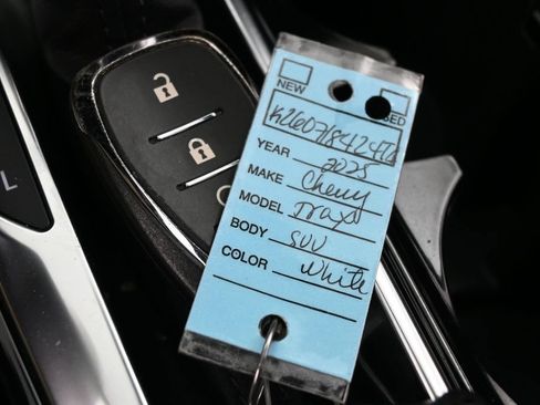 Used 2025 Chevrolet Trax ACTIV FWD image 28