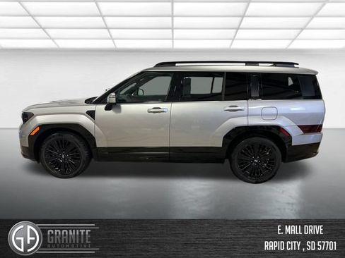 Used 2025 Hyundai Santa Fe Calligraphy AWD/4WD image 2
