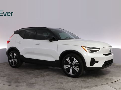 Used 2023 Volvo XC40 Recharge Plus AWD/4WD image 14
