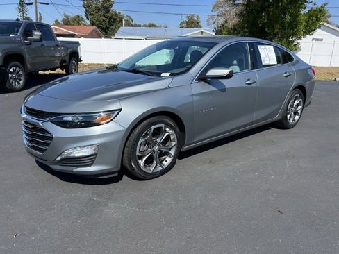 Used 2023 Chevrolet Malibu LT image 3
