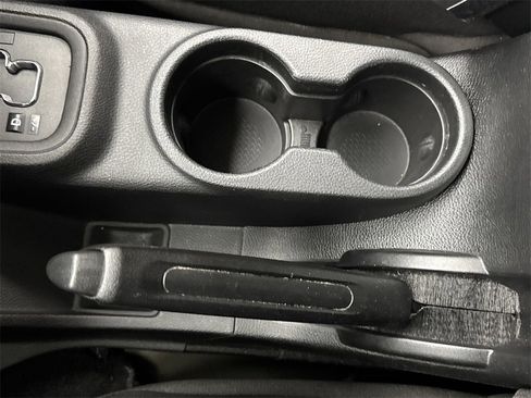 Used 2015 Jeep Wrangler Sport image 20