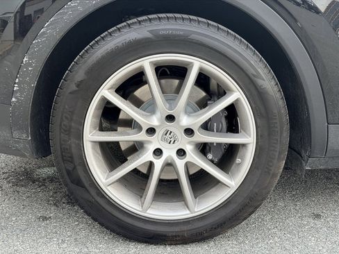 Used 2024 Porsche Cayenne image 26