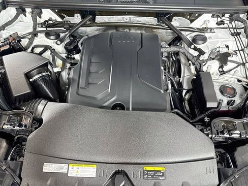Used 2025 Audi Q5 Premium AWD/4WD image 27