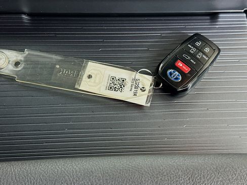 Certified 2023 Toyota Sienna XSE w/ XSE Plus Package FWD image 33