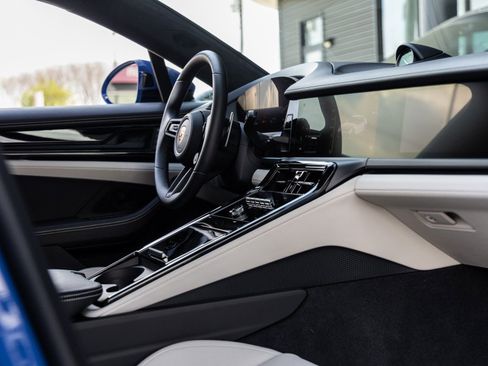 Used 2025 Porsche Panamera GTS image 51