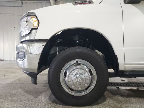 Used 2023 RAM 3500 Tradesman image 16