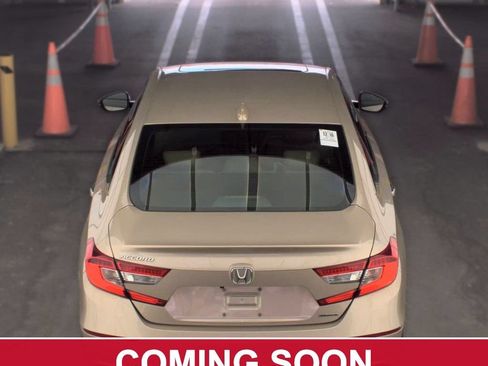 Used 2018 Honda Accord Touring image 7