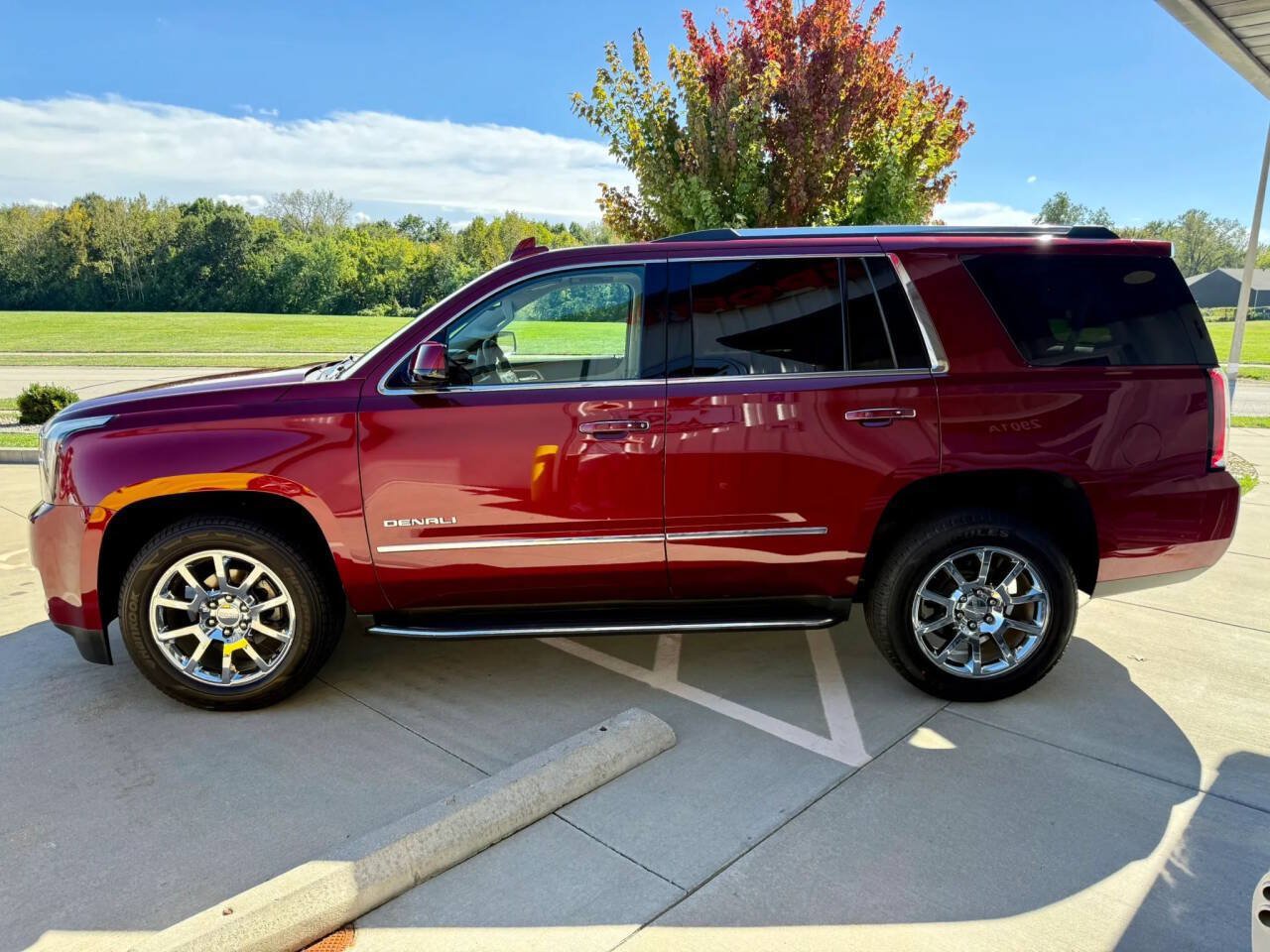 Used 2016 GMC Yukon Denali w/ Open Road Package AWD/4WD image 5