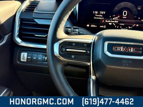 Used 2025 GMC Acadia Elevation image 28