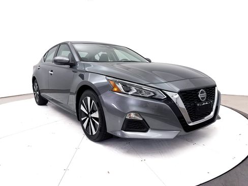Used 2021 Nissan Altima 2.5 SV w/ SV Premium Package FWD image 10