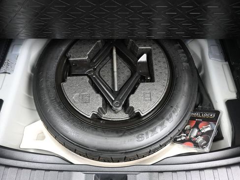 Used 2019 Toyota RAV4 LE FWD image 42