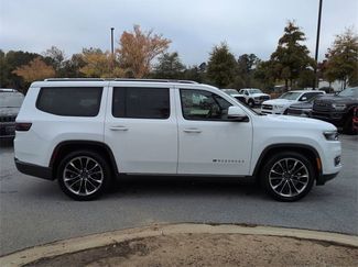 Used 2022 Jeep Wagoneer Series III w/ Premium Group I video 3