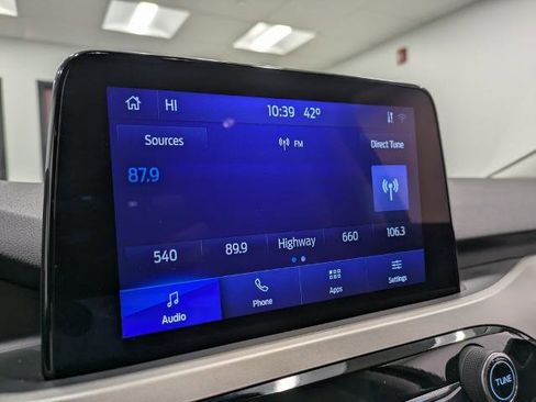 Certified 2022 Ford Escape SE w/ Cold Weather Package image 11