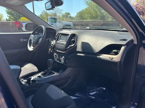 Used 2016 Jeep Cherokee Sport w/ Cold Weather Group FWD image 28