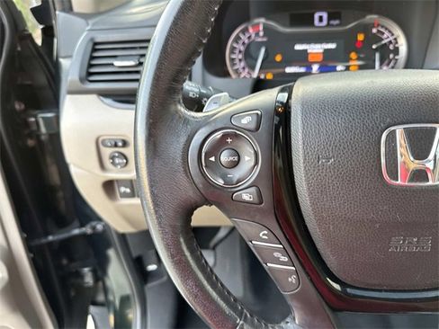 Used 2016 Honda Pilot Touring image 22