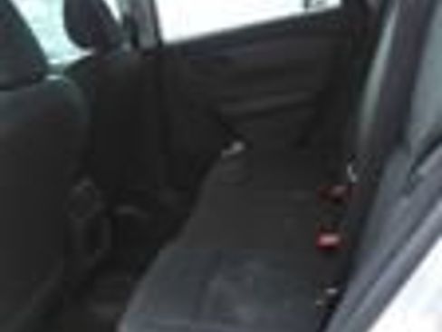 Used 2024 Nissan Rogue S FWD image 14