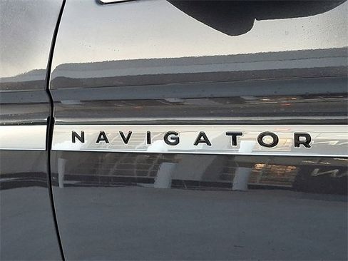 New 2025 Lincoln Navigator Reserve image 22