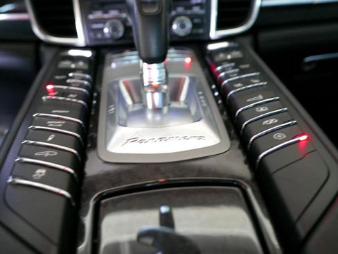 Used 2012 Porsche Panamera Turbo S image 21