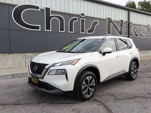 Used 2023 Nissan Rogue SV image 1