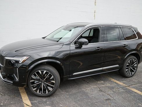 New 2026 Volvo XC90 B6 Plus w/ Protection Package Premier image 3