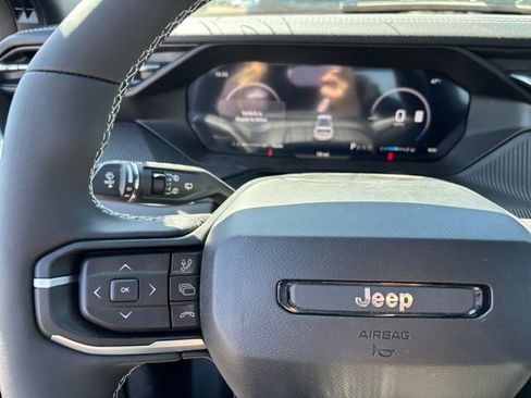 New 2026 Jeep Cherokee Overland w/ Trailer Tow Group AWD/4WD image 24