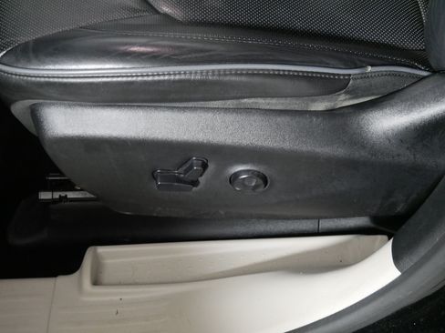 Used 2018 Chrysler Pacifica Limited FWD image 20