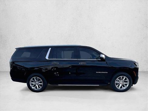 Used 2026 Chevrolet Suburban Premier RWD image 5