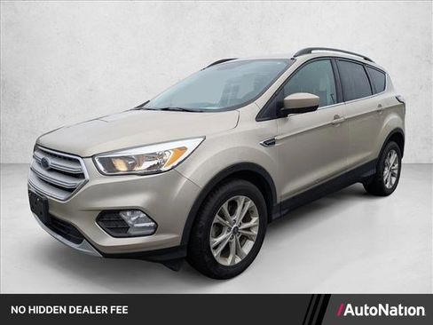 Used 2018 Ford Escape SE FWD image 1