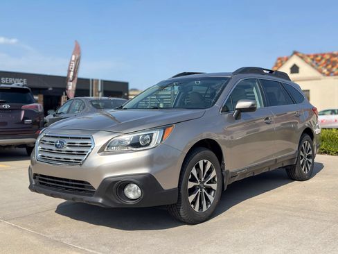 Used 2017 Subaru Outback 2.5i Limited AWD/4WD image 3