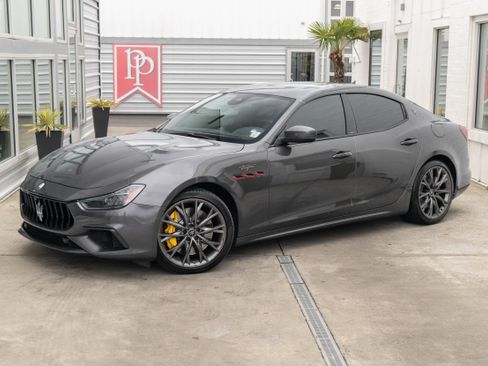 Used 2022 Maserati Ghibli Trofeo image 2