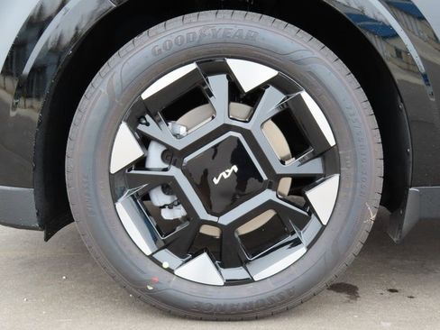 New 2026 Kia Carnival EX FWD image 14