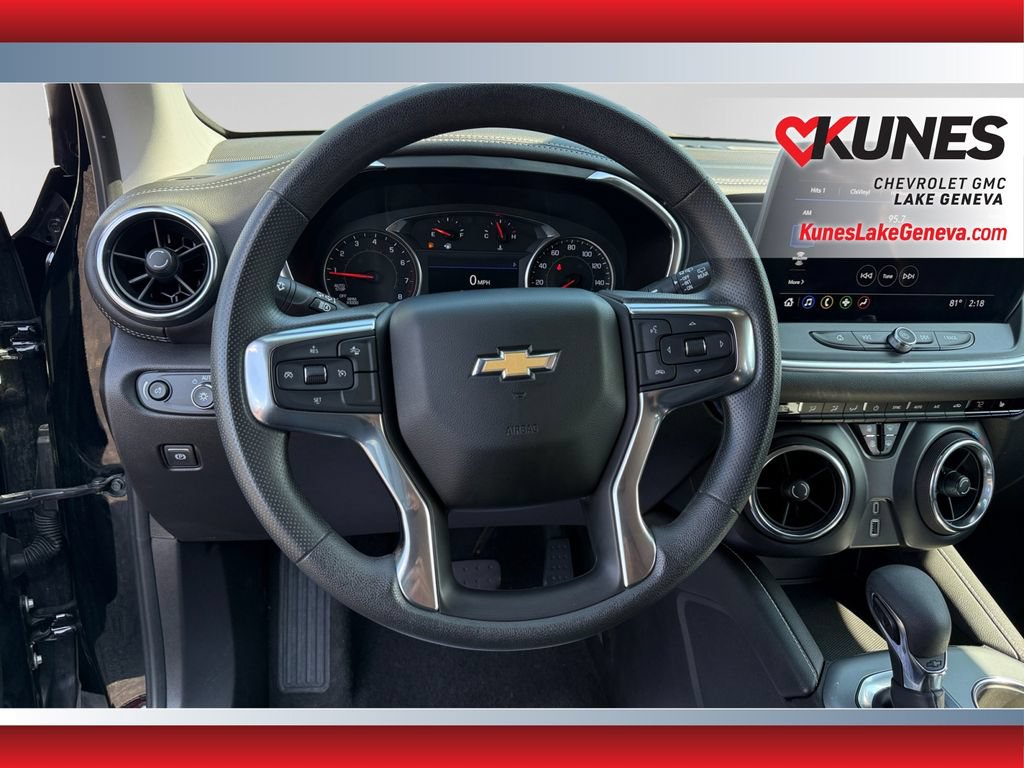 Used 2025 Chevrolet Blazer LT AWD/4WD image 13