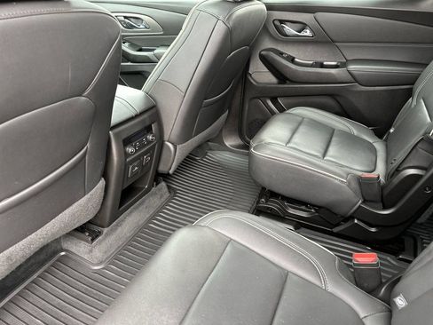 Used 2023 Chevrolet Traverse Premier AWD/4WD image 11