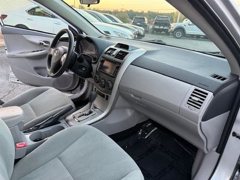 Used 2013 Toyota Corolla LE Special Edition image 11