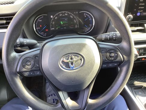 Used 2023 Toyota RAV4 AWD Hybrid image 15