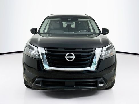 Used 2025 Nissan Pathfinder SV AWD/4WD image 2