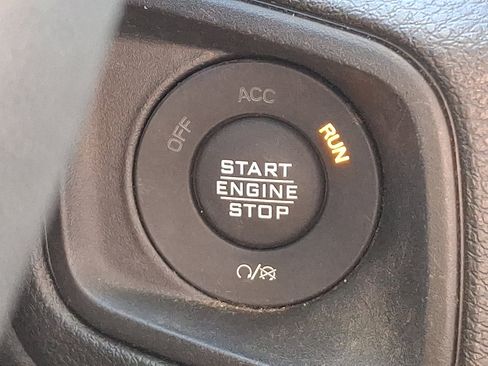 Used 2024 Jeep Wrangler Unlimited AWD/4WD image 23