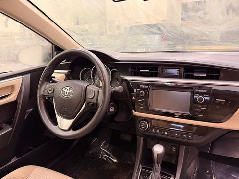 Used 2015 Toyota Corolla LE image 30