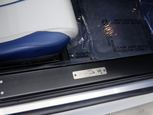 Used 2017 Aston Martin V12 Vantage S image 35