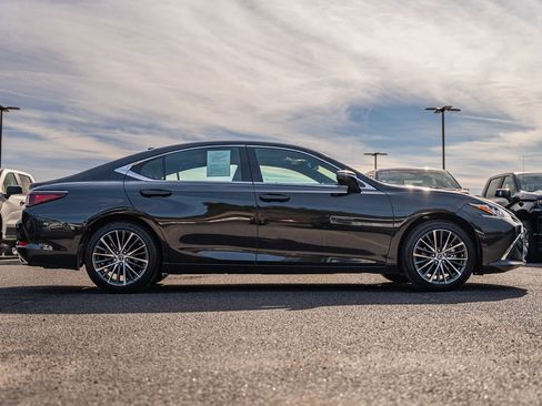 Used 2023 Lexus ES 350 w/ Premium Package image 8