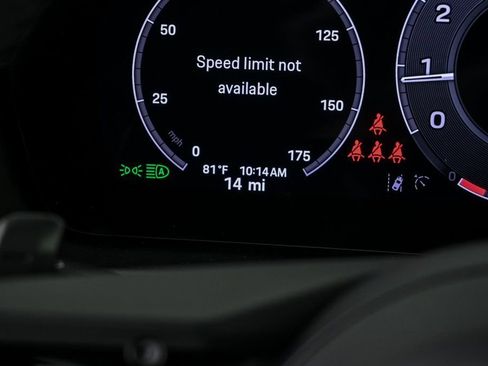 Certified 2025 Porsche Cayenne image 12