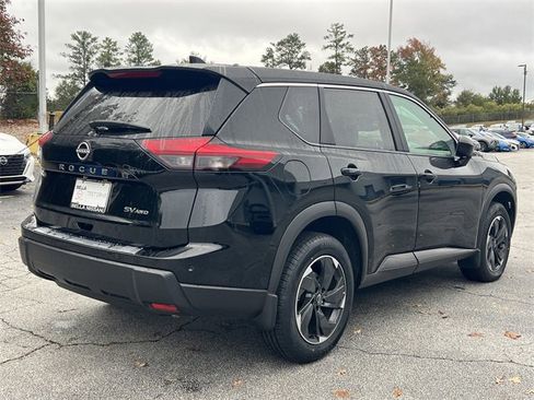 Certified 2024 Nissan Rogue SV image 32