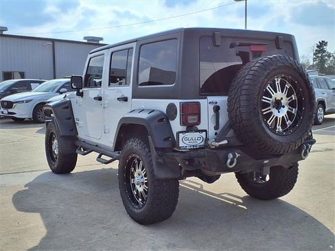 Used 2012 Jeep Wrangler Unlimited Sport image 7