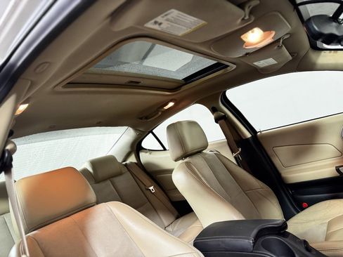 Used 2006 Pontiac Grand Prix GXP w/ Sun And Sound Package image 10