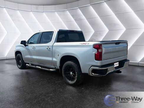 Used 2021 Chevrolet Silverado 1500 LT AWD/4WD image 3