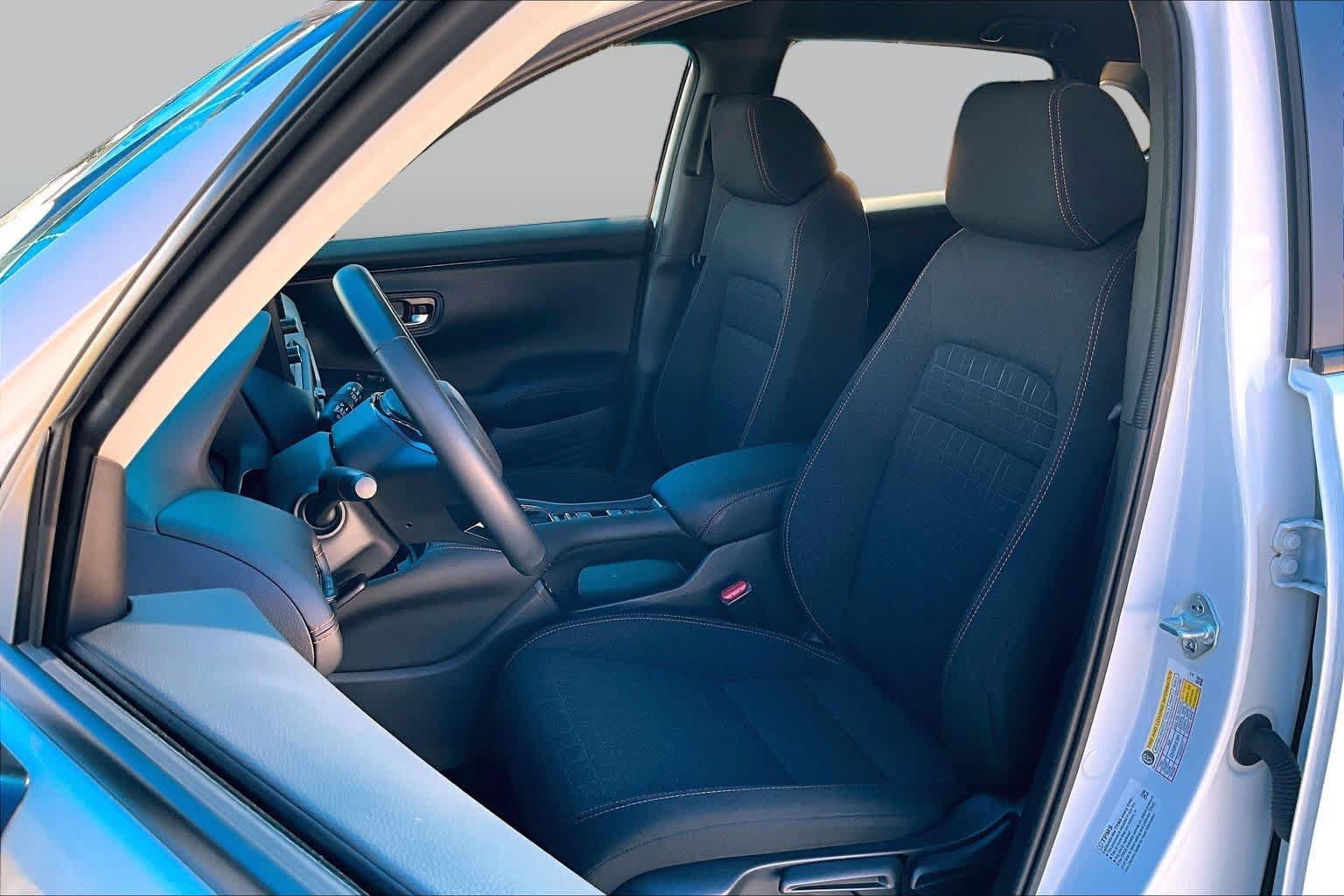 Used 2025 Honda HR-V Sport image 8