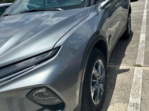 Used 2025 Chevrolet Blazer LT FWD image 1