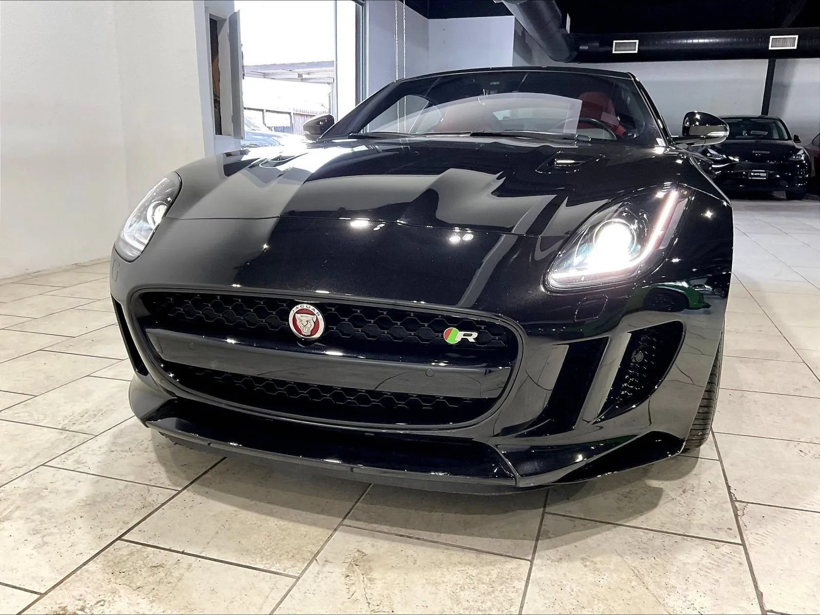 Used 2017 Jaguar F-TYPE R AWD/4WD image 37